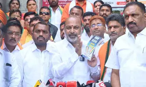 ఆర్టీసీ కార్మికులు దుర్భర జీవితం గడుపుతుండ్రు.. కేంద్ర మంత్రి బండి సంజయ్