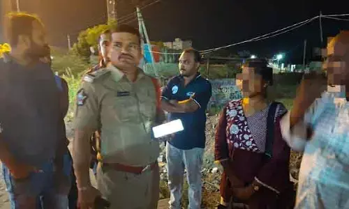 శక్తి యాప్‌తో యువతికి తప్పిన ప్రమాదం