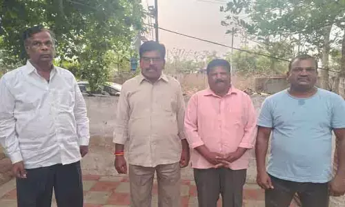 న‌కిలీ ప‌త్రాల‌తో 73 ల‌క్ష‌ల రుణం