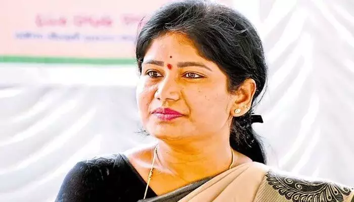 మళ్లీ కస్టడీలోకి : జైలు నుంచి ఆసుపత్రి.. అక్కడి నుంచి ఏసీబీ ఆఫీస్కి శాంతి ప్రయాణం మళ్లీ కస్టడీలోకి : జైలు నుంచి ఆసుపత్రి.. అక్కడి నుంచి ఏసీబీ ఆఫీస్కి శాంతి ప్రయాణం