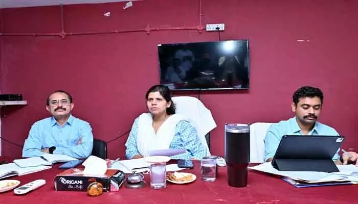 ప్రజల అవసరాలకు సరిపడా సమృద్ధిగా తాగునీటి సరఫరా ప్రజల అవసరాలకు సరిపడా సమృద్ధిగా తాగునీటి సరఫరా