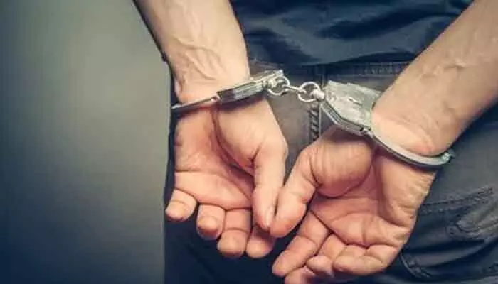 గంజాయి విక్రయిస్తున్న వ్యక్తి అరెస్ట్ గంజాయి విక్రయిస్తున్న వ్యక్తి అరెస్ట్