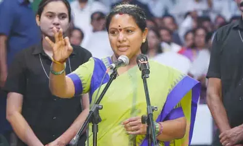కేసీఆర్ ఉద్యమ రథం దారితప్పింది.. కవిత సెన్సేషనల్ కామెంట్స్
