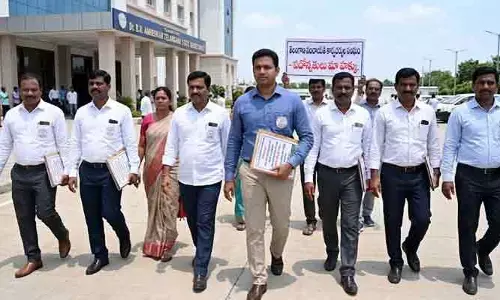 పంచాయతీ కార్యదర్శులకు పదోన్నతులు కల్పించాలి