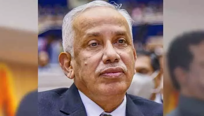 గవర్నర్ జస్టిస్ అబ్దుల్ నజీర్కు అస్వస్థత.. హుటాహుటిన ఆస్పత్రికి తరలింపు గవర్నర్ జస్టిస్ అబ్దుల్ నజీర్కు అస్వస్థత.. హుటాహుటిన ఆస్పత్రికి తరలింపు