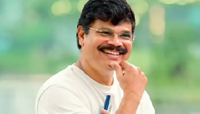‘అఖండ 2’ తర్వాత ఆలోచనలో బోయపాటి.. నెక్స్ట్ ప్రాజెక్ట్ అనౌన్స్ అప్పుడే? ‘అఖండ 2’ తర్వాత ఆలోచనలో బోయపాటి.. నెక్స్ట్ ప్రాజెక్ట్ అనౌన్స్ అప్పుడే?