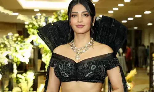 పెద్ది స్పెషల్ సాంగ్‌పై ఫైనల్ అప్డేట్.. చిత్రీకరణ కోసం హైదరాబాద్‌కు చేరుకున్న హీరోయిన్!