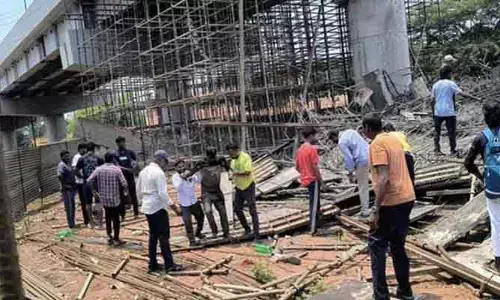 గాజువాకలో ఘోర ప్రమాదం.. రైల్వే బ్రిడ్జి డకింగ్ కూలి ఏడుగురికి గాయాలు