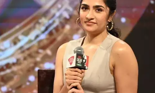 టాక్సిక్ అలాంటి సినిమా.. ఒక్క మాటతో అంచనాలు పెంచిన రుక్మిణి వసంత్