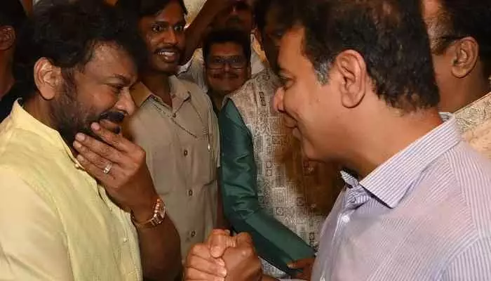 కేటీఆర్ తో మెగాస్టార్ చిరంజీవి...ఫోటోలు వైరల్ కేటీఆర్ తో మెగాస్టార్ చిరంజీవి...ఫోటోలు వైరల్