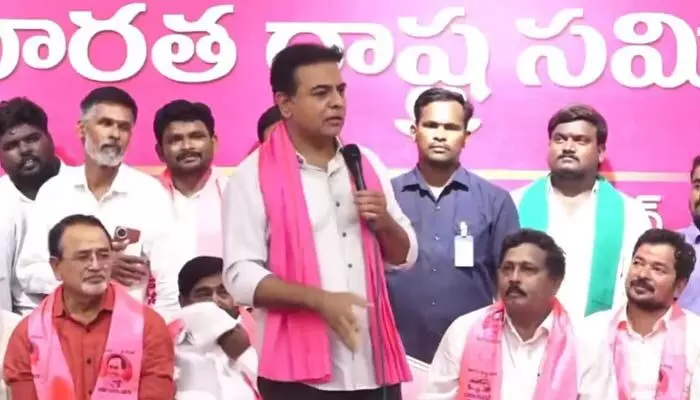 యాంకర్లు కూడా గుర్తు పట్టని సీఎం రేవంత్ రెడ్డి! - కేటీఆర్ సెటైర్ల వర్షం యాంకర్లు కూడా గుర్తు పట్టని సీఎం రేవంత్ రెడ్డి! - కేటీఆర్ సెటైర్ల వర్షం