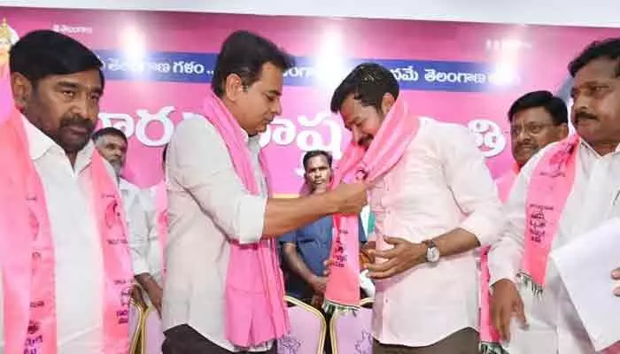 కేటీఆర్ సమక్షంలో బీఆర్ఎస్లో చేరిన ఓజో ఫౌండేషన్ చైర్మన్ కేటీఆర్ సమక్షంలో బీఆర్ఎస్లో చేరిన ఓజో ఫౌండేషన్ చైర్మన్