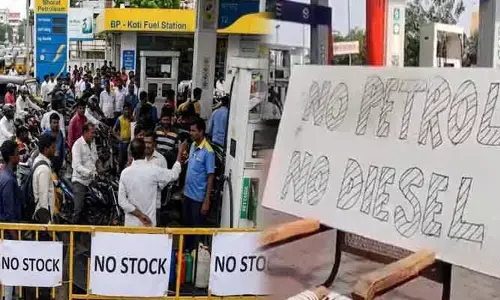 హైదరాబాద్‍లో మళ్లీ పెట్రోల్ బంక్‍లు బంద్!.. దర్శనమిస్తున్న నో స్టాక్ బోర్డులు