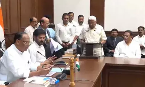 ఎమ్మెల్సీలుగా అజారుద్దీన్, కోదండరామ్ ప్రమాణ స్వీకారం