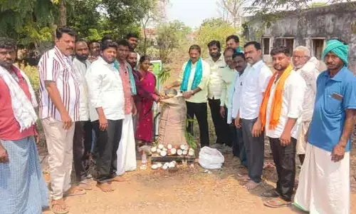 ‘దళారులకు ధాన్యం అమ్మి మోసపోవద్దు’: మార్కెట్ కమిటీ చైర్మన్