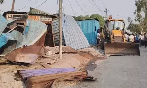 ఆక్రమణల తొలగింపులో పక్షపాతం ఏల...?