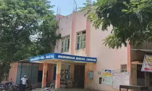 పన్నుల వేటలో వేగం..అద్దెల వసూళ్లలో నిర్లక్ష్యం!