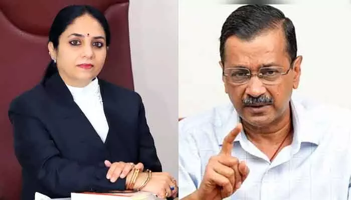 మాజీ సీఎం కేజ్రీవాల్ కీలక నిర్ణయం.. జస్టిస్ స్వర్ణకాంత శర్మ ఎదుట హాజరుకానని వెల్లడి మాజీ సీఎం కేజ్రీవాల్ కీలక నిర్ణయం.. జస్టిస్ స్వర్ణకాంత శర్మ ఎదుట హాజరుకానని వెల్లడి