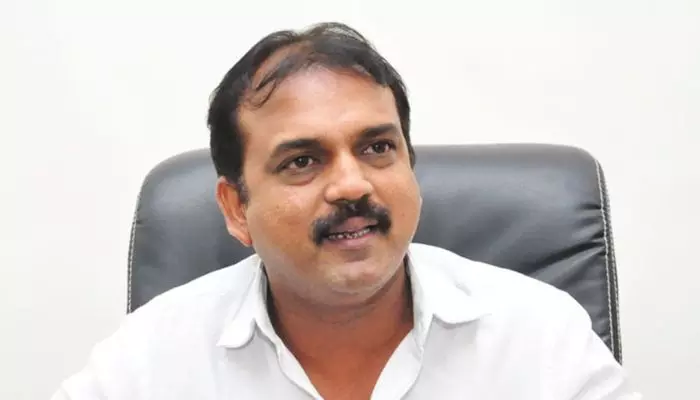 కొరటాల స్పీడ్కు అసలు కారణం ఇదేనా? ఇండస్ట్రీలో ఆసక్తికర చర్చ కొరటాల స్పీడ్కు అసలు కారణం ఇదేనా? ఇండస్ట్రీలో ఆసక్తికర చర్చ