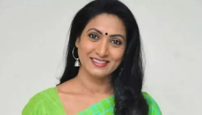 Aamani: స్టాలిన్ చిత్రంలో కుష్బూ పాత్ర కోసం నన్ను అడిగారు.. ఆ ఒక్క కారణంతోనే చేయనని చెప్పాను Aamani: స్టాలిన్ చిత్రంలో కుష్బూ పాత్ర కోసం నన్ను అడిగారు.. ఆ ఒక్క కారణంతోనే చేయనని చెప్పాను