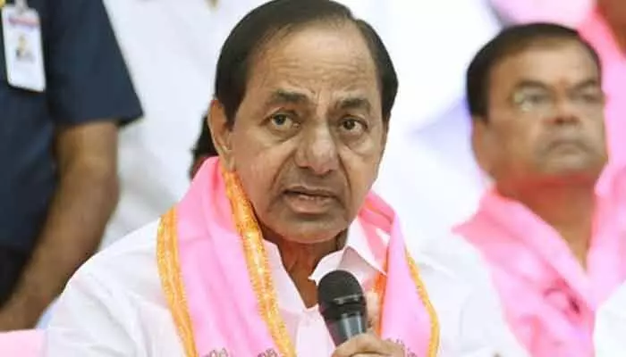 తేజస్వీ సూర్య ఓ వెధవ.. బీజేపీ ఎంపీలు దద్దమ్మలు.. కేసీఆర్ ఫైర్ తేజస్వీ సూర్య ఓ వెధవ.. బీజేపీ ఎంపీలు దద్దమ్మలు.. కేసీఆర్ ఫైర్