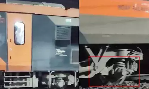 పట్టాలు తప్పిన వందే భారత్ ఎక్స్‌ప్రెస్.. ప్రయాణికులకు తప్పిన పెను ప్రమాదం