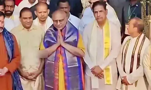 శ్రీవారిని దర్శించుకున్న ఉపరాష్ట్రపతి రాధాకృష్ణన్.. స్వాగతం పలికిన టీటీడీ చైర్మన్ BR నాయుడు