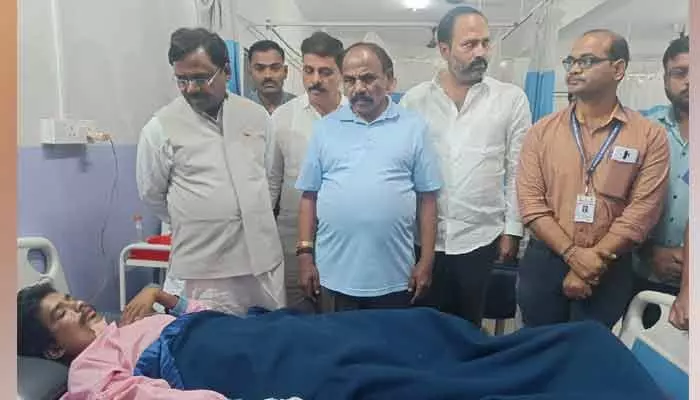 మహాలింగాపురం పరిధిలో జరిగిన సంఘటన బాధాకరం... కార్మిక శాఖ మంత్రి వివేక్ మహాలింగాపురం పరిధిలో జరిగిన సంఘటన బాధాకరం... కార్మిక శాఖ మంత్రి వివేక్