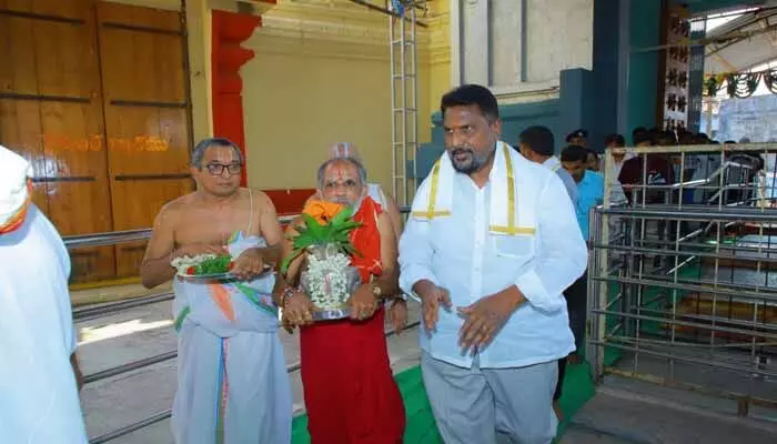 అందరి సహకారంతో ధర్మపురి క్షేత్రం అభివృద్ధి అందరి సహకారంతో ధర్మపురి క్షేత్రం అభివృద్ధి