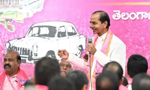 మహిళా శక్తికి కేసీఆర్ జై.. ఇందిరా, సోనియా, ప్రియాంకలపై ప్రశంసల జల్లు!