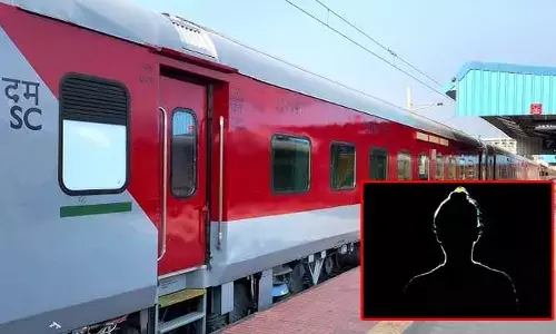 విశాఖ ఎక్స్‌ప్రెస్‌లో ఘోరం: ఏసీ కూపేలో వివాహితపై అత్యాచారం!