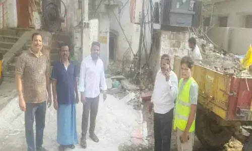 విద్యార్థుల ఇబ్బందులు తొలగించిన అధికారులు