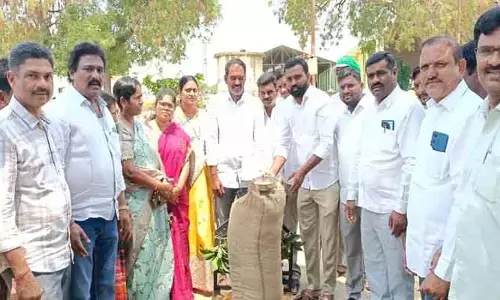 కొనుగోలు కేంద్రాల్లో విక్రయించి మద్దతు ధర పొందాలి