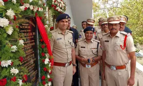 పోలీస్ అమ‌ర‌వీరుల త్యాగాల చిర‌స్మ‌ర‌ణీయం