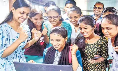 పదో తరగతి ఫలితాల్లో సత్తా చాటిన మేడ్చల్ జిల్లా