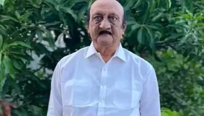 రాష్ట్ర రాజకీయాల్లో విషాదం.. మాజీ మంత్రి కన్నుమూత రాష్ట్ర రాజకీయాల్లో విషాదం.. మాజీ మంత్రి కన్నుమూత