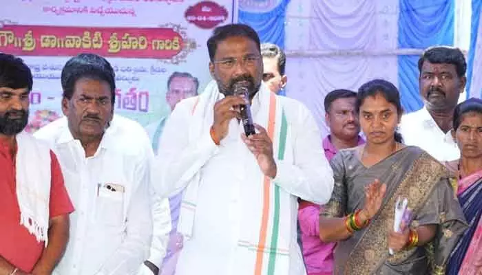 ‘త్వరలో 220 కేవీ సబ్ స్టేషన్ భూమి పూజ’: మంత్రి వాకిటి శ్రీహరి ‘త్వరలో 220 కేవీ సబ్ స్టేషన్ భూమి పూజ’: మంత్రి వాకిటి శ్రీహరి