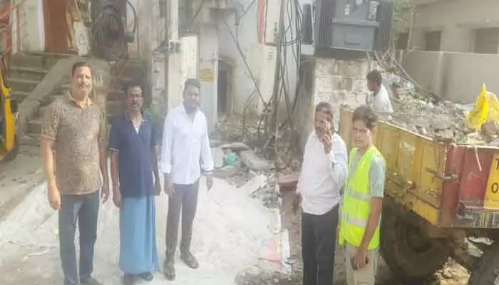 విద్యార్థుల ఇబ్బందులు తొలగించిన అధికారులు విద్యార్థుల ఇబ్బందులు తొలగించిన అధికారులు