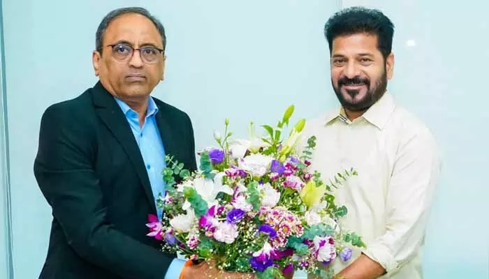 మెట్రో రైల్ స్వాధీనానికి సర్వం సిద్ధం.. సీఎం రేవంత్తో L&T చైర్మన్ ఎస్.ఎన్.సుబ్రహ్మణ్యన్ భేటీ మెట్రో రైల్ స్వాధీనానికి సర్వం సిద్ధం.. సీఎం రేవంత్తో L&T చైర్మన్ ఎస్.ఎన్.సుబ్రహ్మణ్యన్ భేటీ