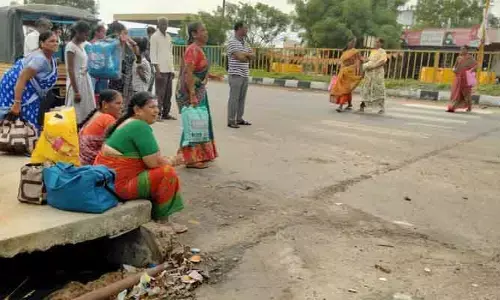 మణికొండలో బస్ షెల్టర్ల పునర్నిర్మాణానికి సిటిజన్స్ కౌన్సిల్ వినతి