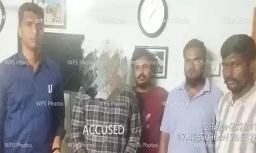 బెట్టింగ్ యాప్ ల‌కు బానిసై ఇంట్లోనే దొంగ‌త‌నం