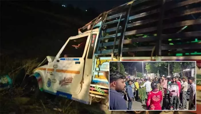 Accident: కారును ఢీకొన్న పికప్ వ్యాన్.. ఏకంగా 15 మంది కూలీలు దుర్మరణం Accident: కారును ఢీకొన్న పికప్ వ్యాన్.. ఏకంగా 15 మంది కూలీలు దుర్మరణం