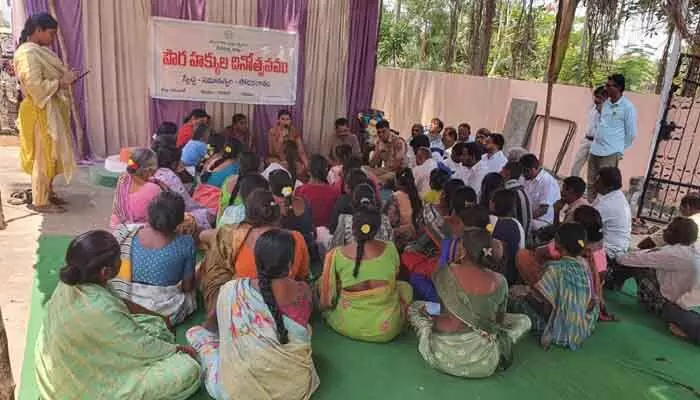 అంటరానితనం పాటిస్తే చట్టరీత్యా కఠిన చర్యలు : తహశీల్దార్ అంబటి రజిత అంటరానితనం పాటిస్తే చట్టరీత్యా కఠిన చర్యలు : తహశీల్దార్ అంబటి రజిత