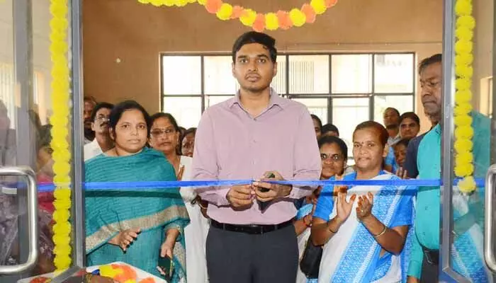దత్తత చట్టబద్దంగా తీసుకోవాలి : కలెక్టర్ మను చౌదరి దత్తత చట్టబద్దంగా తీసుకోవాలి : కలెక్టర్ మను చౌదరి