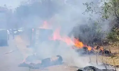 బొలెరో బోల్తా.. మంట‌లు అంటుకొని ద‌గ్దం