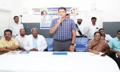 చిన్నారుల్లో లోపాల‌ను ప్రారంభంలోనే గుర్తించాలి :  క‌లెక్ట‌ర్ ఆశిష్ సాంగ్వాన్