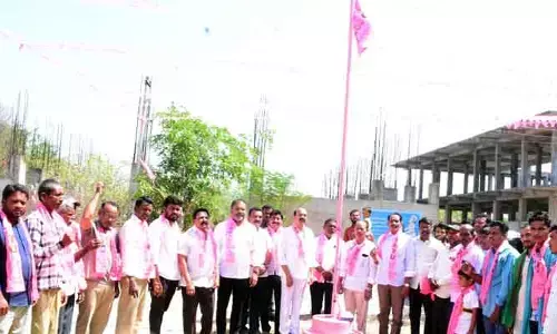 దేశ సంపదను సృష్టించేది కార్మికుల రెక్కల కష్టమే: ఎమ్మెల్యే