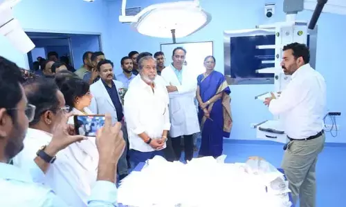 పేదలెవరూ వైద్యానికి ఇబ్బంది పడొద్దు: మంత్రి దామోదర