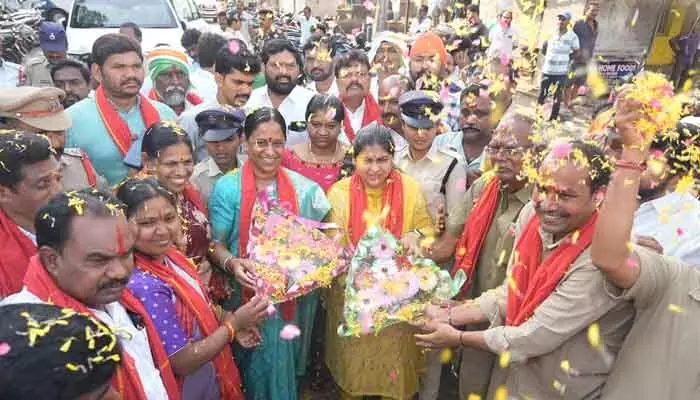 కార్మికుల సంక్షేమమే కాంగ్రెస్ ప్రజా ప్రభుత్వ లక్ష్యం : మంత్రి కొండా సురేఖ కార్మికుల సంక్షేమమే కాంగ్రెస్ ప్రజా ప్రభుత్వ లక్ష్యం : మంత్రి కొండా సురేఖ