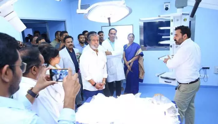 పేదలెవరూ వైద్యానికి ఇబ్బంది పడొద్దు: మంత్రి దామోదర పేదలెవరూ వైద్యానికి ఇబ్బంది పడొద్దు: మంత్రి దామోదర